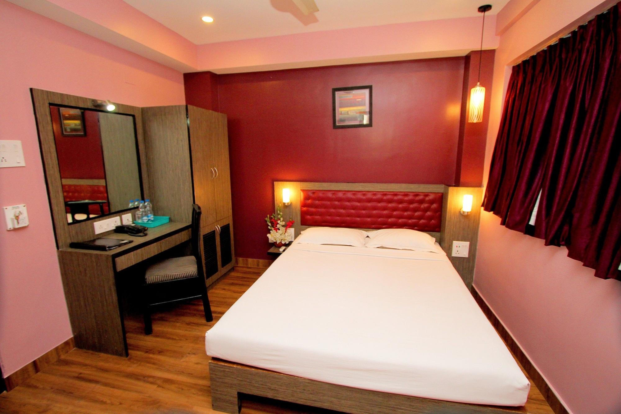 Hotel Crestwood Kolkata Eksteriør bilde