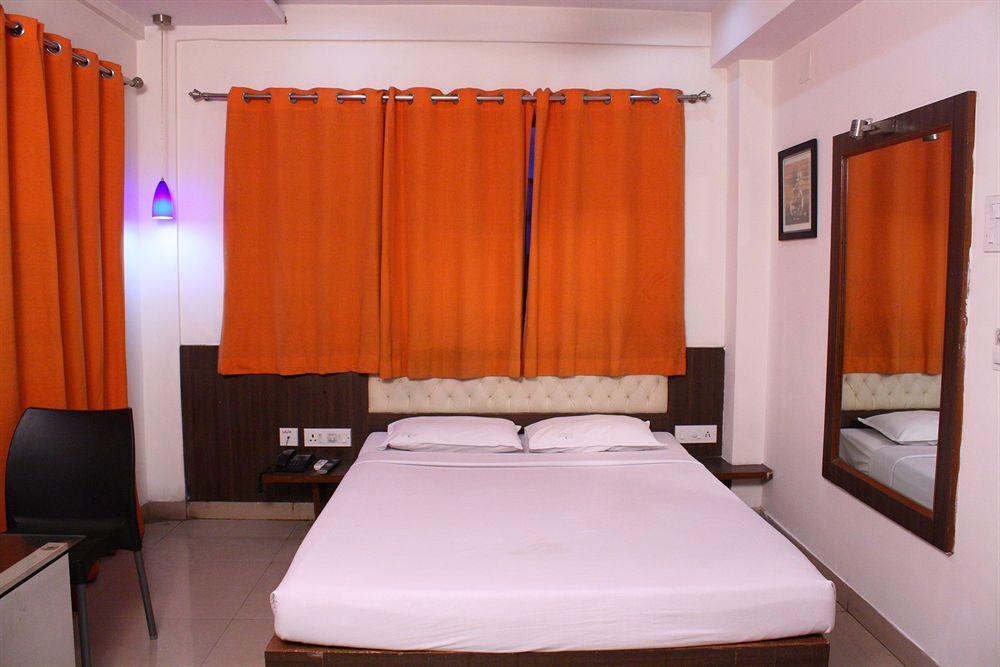 Hotel Crestwood Kolkata Eksteriør bilde