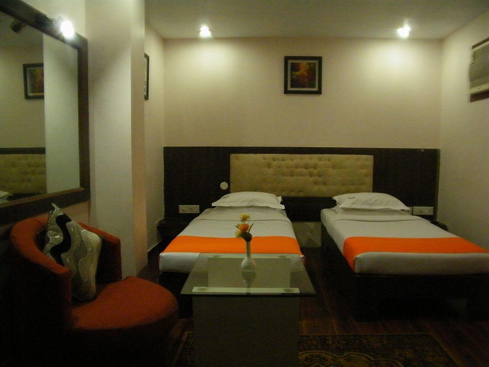 Hotel Crestwood Kolkata Eksteriør bilde