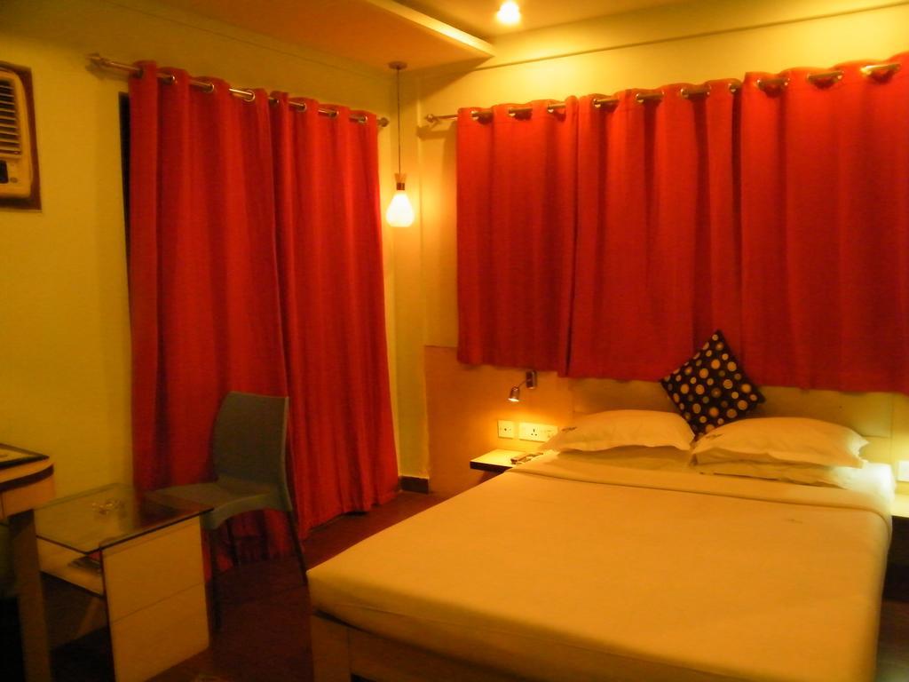Hotel Crestwood Kolkata Rom bilde